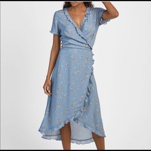 ✨NWT FAHERTY FLORAL WRAP DRESS SIZE MEDIUM✨